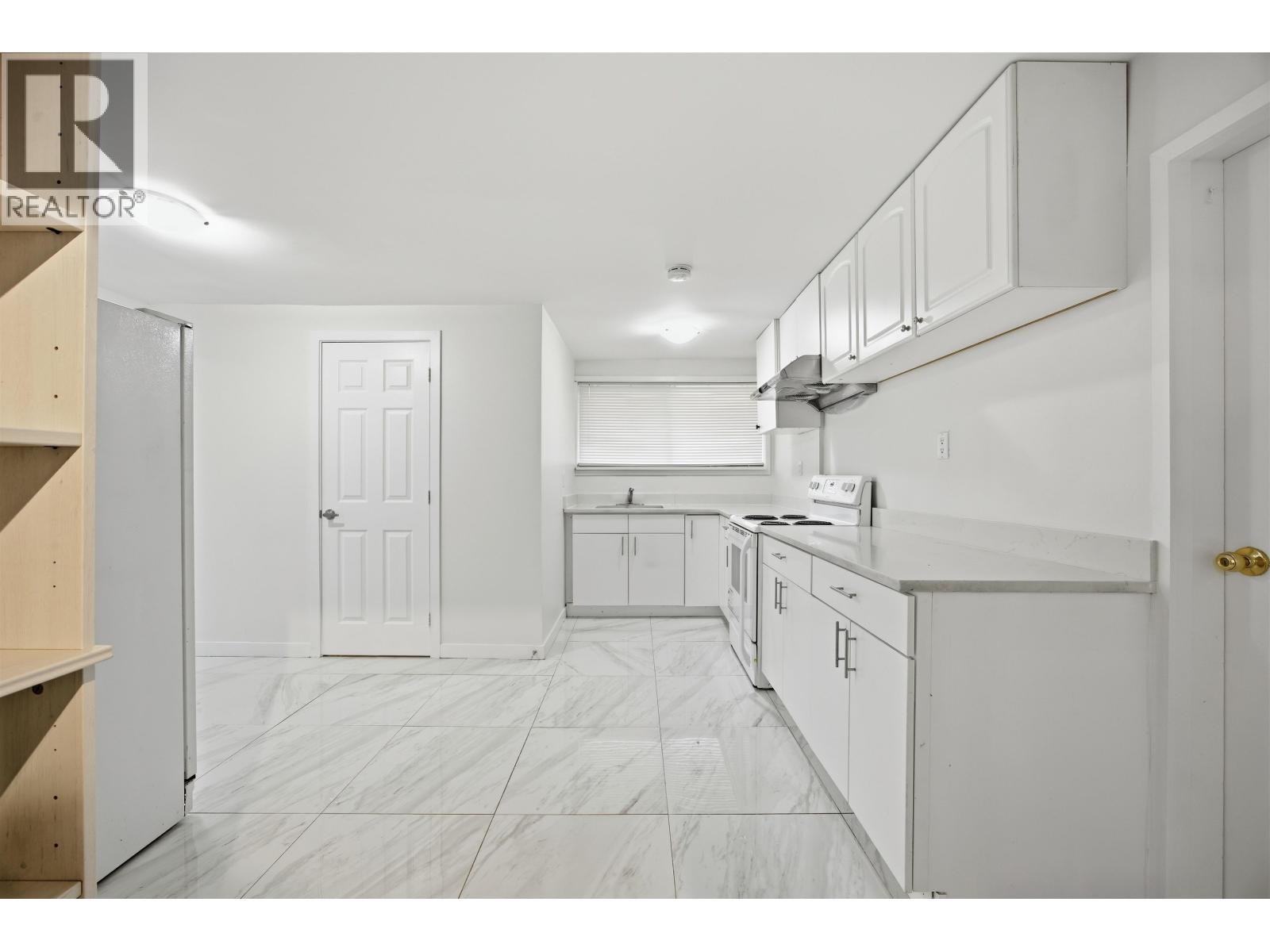 3 Bed, 2 Bath House for Rent in Burnaby – Lower 1106 DUTHIE AVENUE, Burnaby – MLS# R3124869 - Image 4