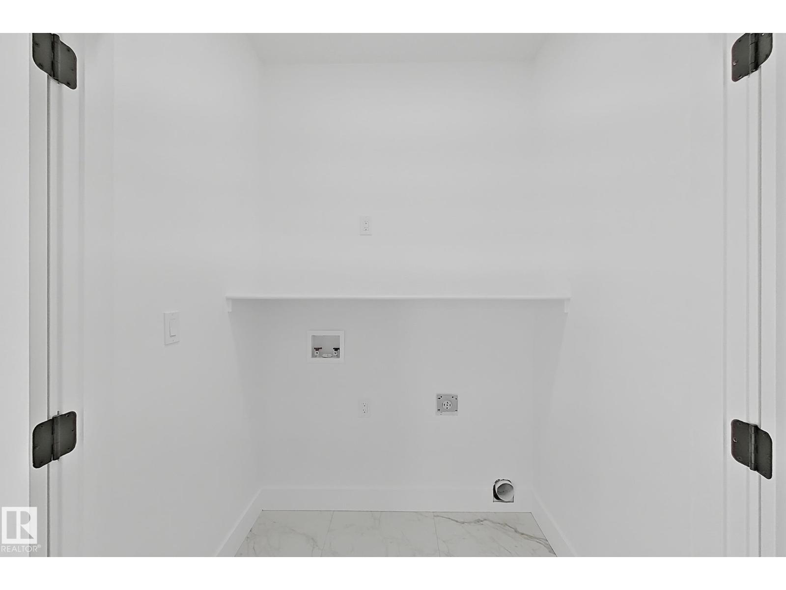 4215 63 St - 23