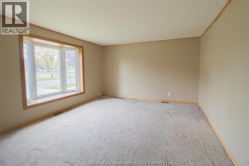 330 Nelson STREET, Wallaceburg, Ontario, N8A4G5 — Photo 2