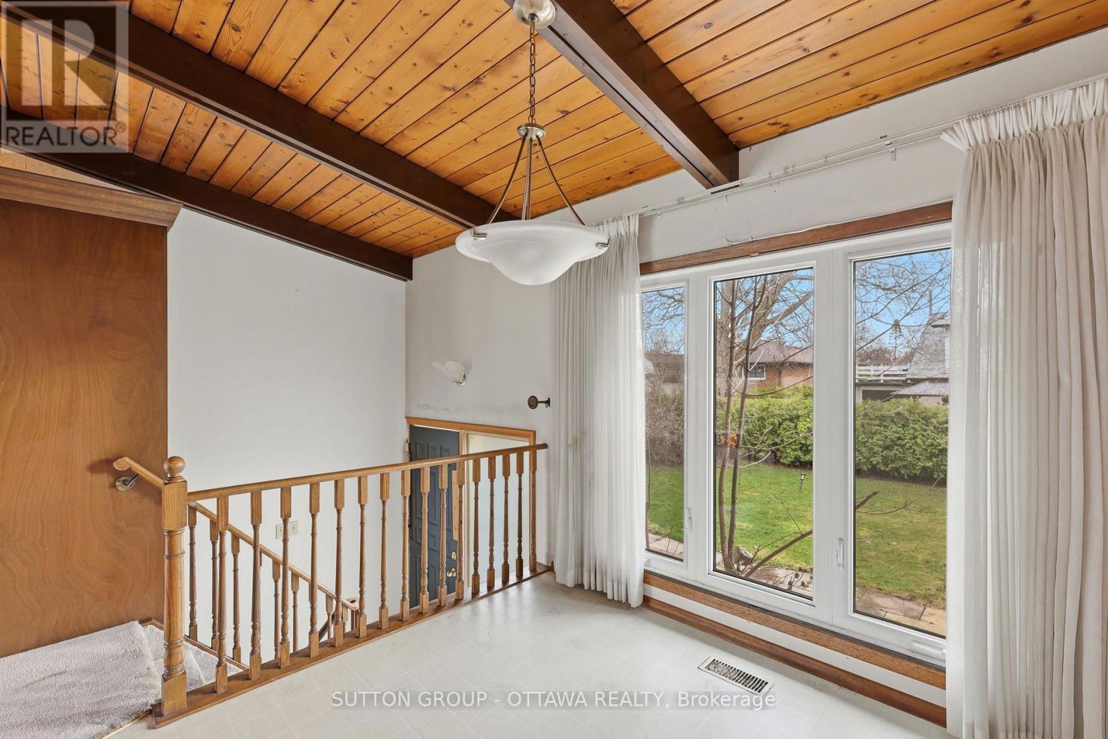 301 CENTRAL PARK BOULEVARD N - 7