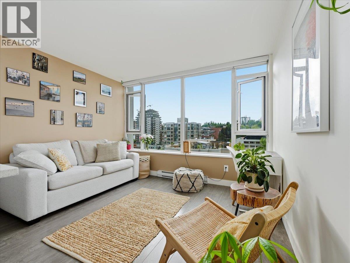 1504 668 COLUMBIA Street - photo 2
