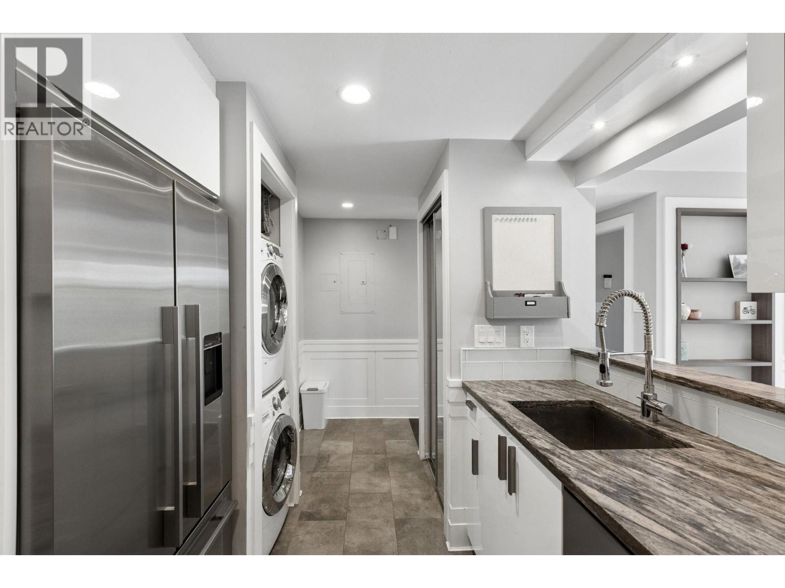 303 1702 CHESTERFIELD AVENUE — main photo