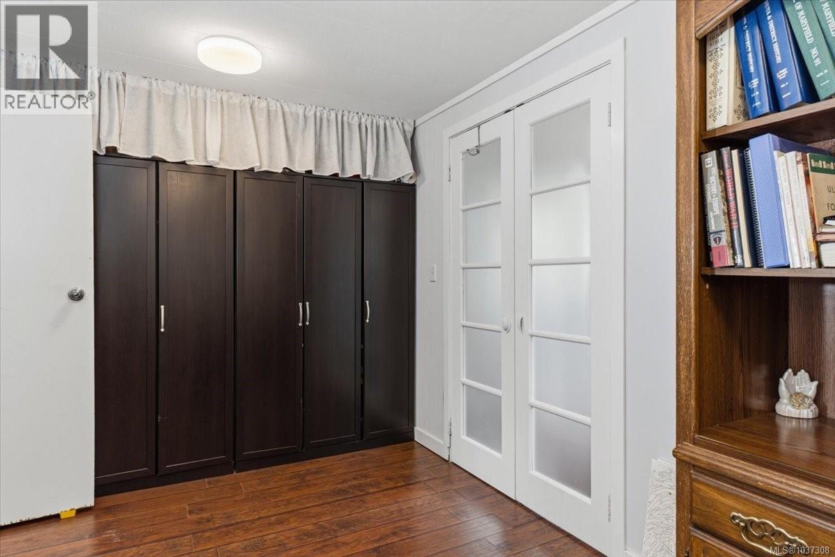 #53 1247 Arbutus Rd - 22