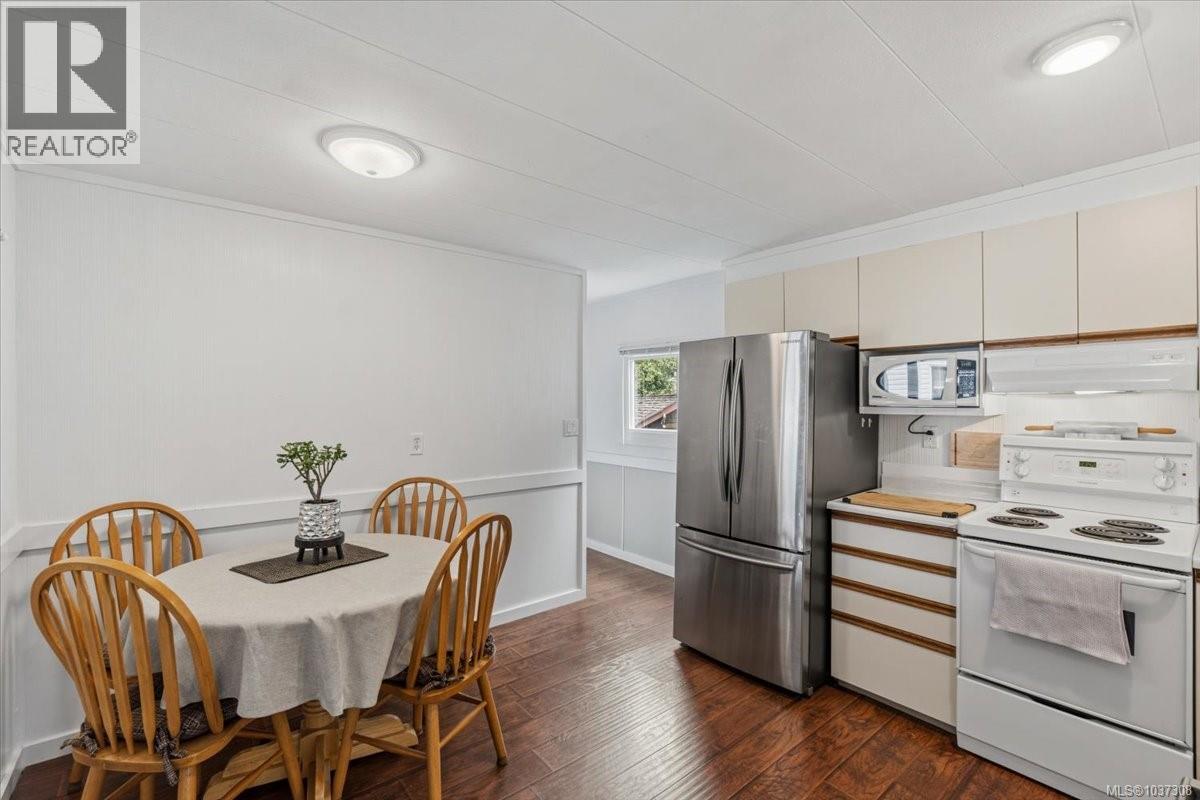 #53 1247 Arbutus Rd - 29