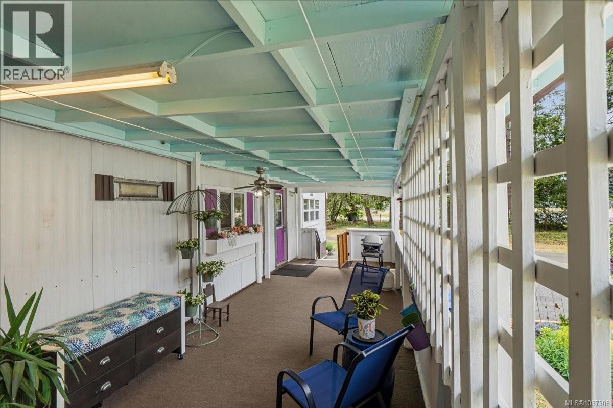 #53 1247 Arbutus Rd - 36