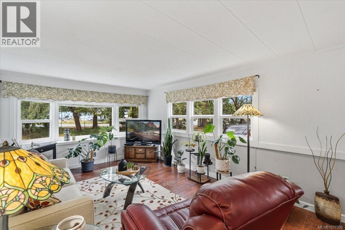 #53 1247 Arbutus Rd - 33