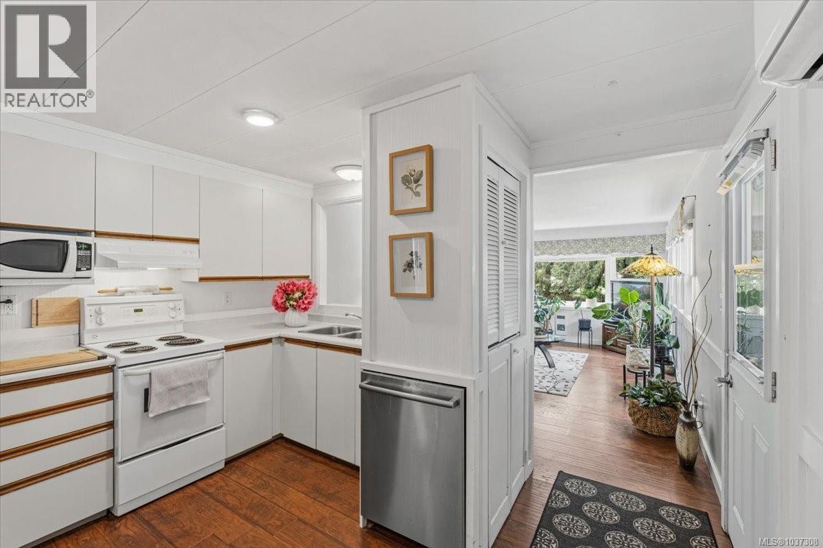 #53 1247 Arbutus Rd - 8
