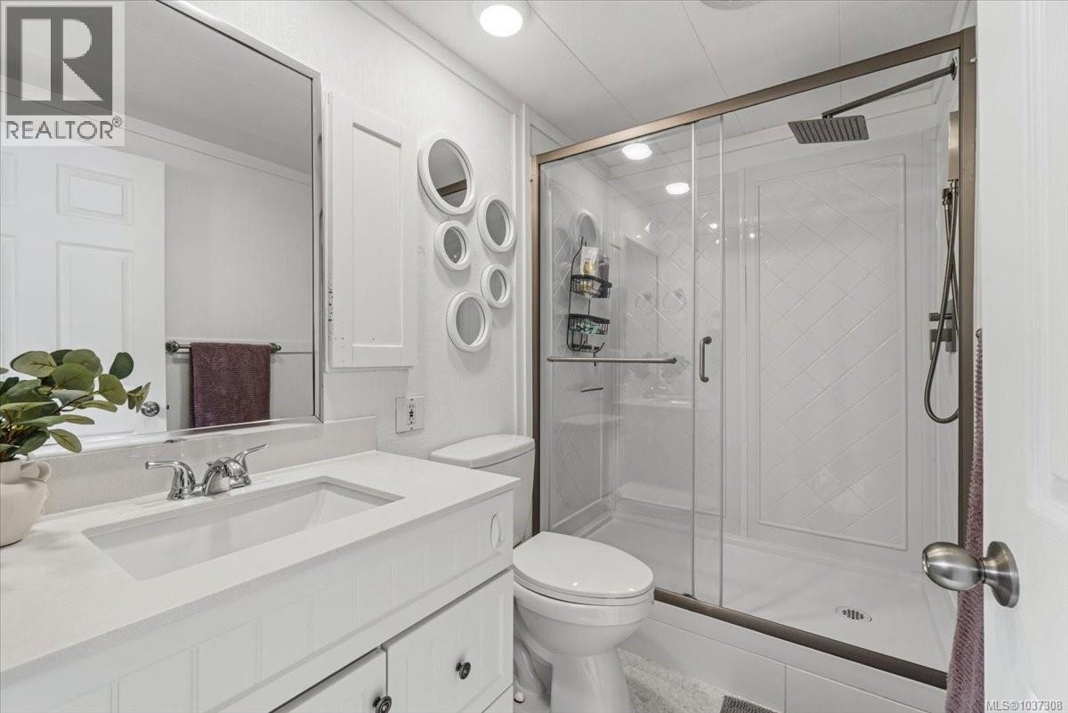 #53 1247 Arbutus Rd - 28
