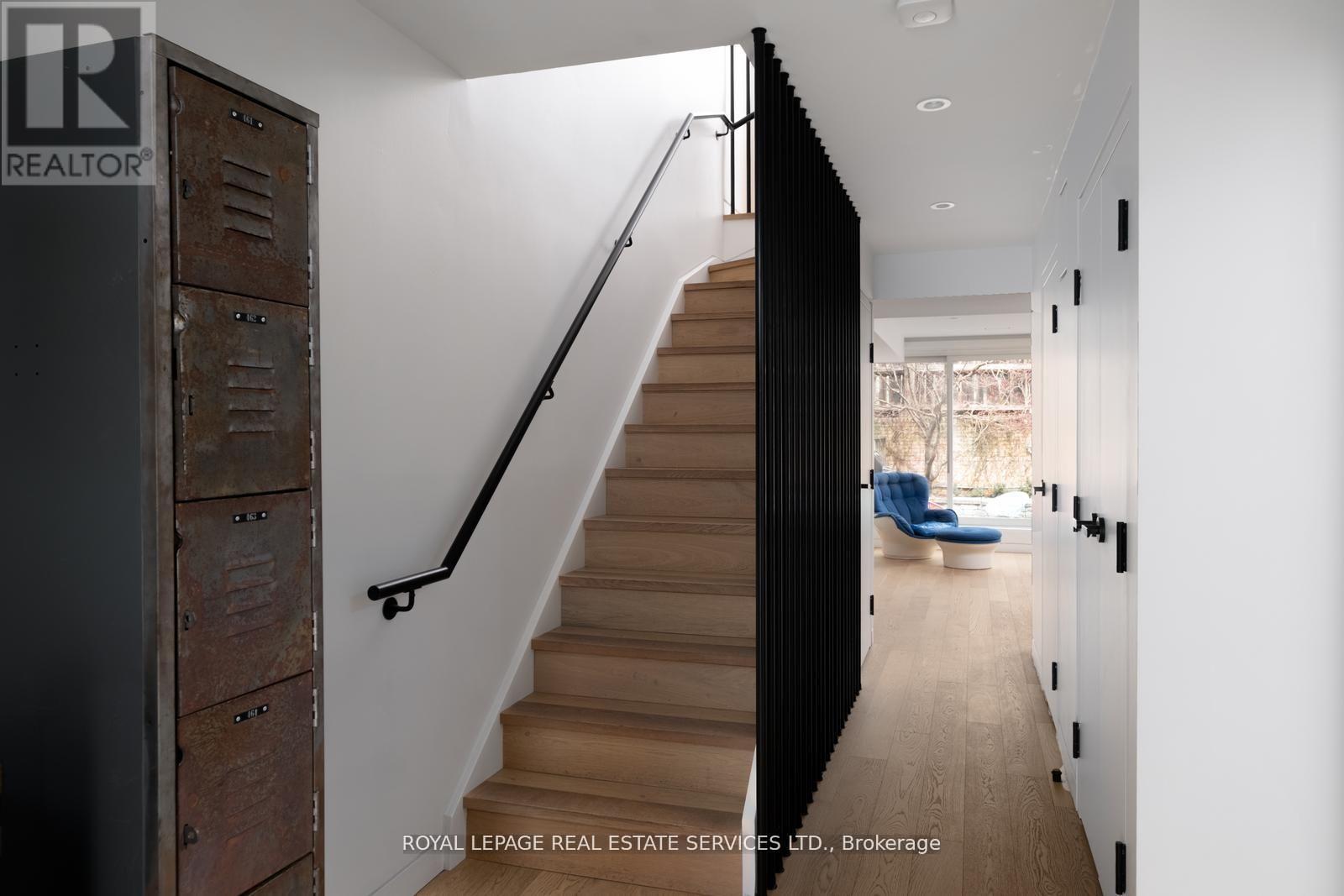 #16 390 WELLESLEY STREET E - 17
