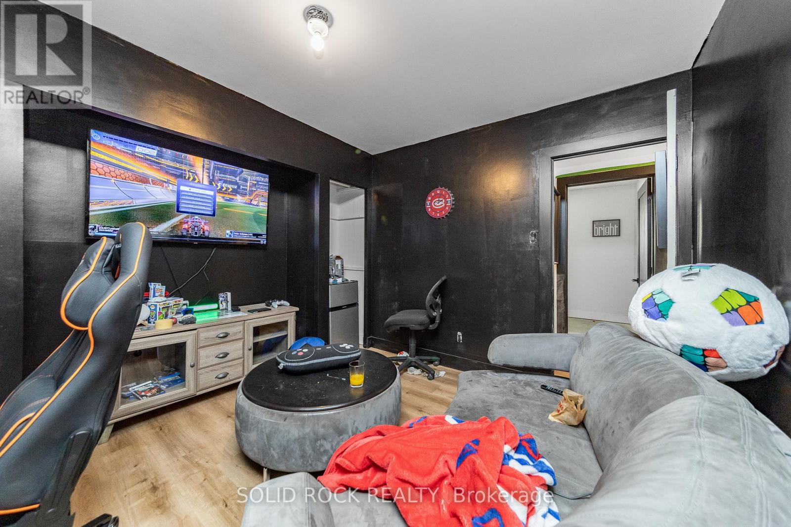 20 NORWAY SPRUCE STREET - 17