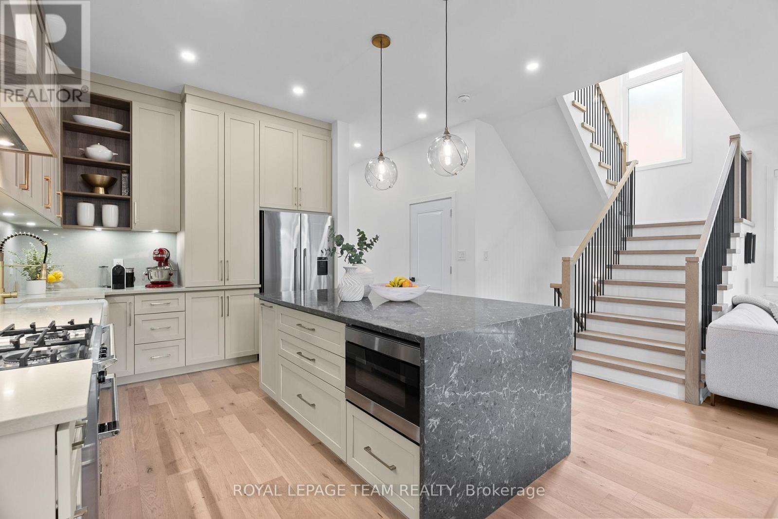 278 AVONDALE AVENUE - 11