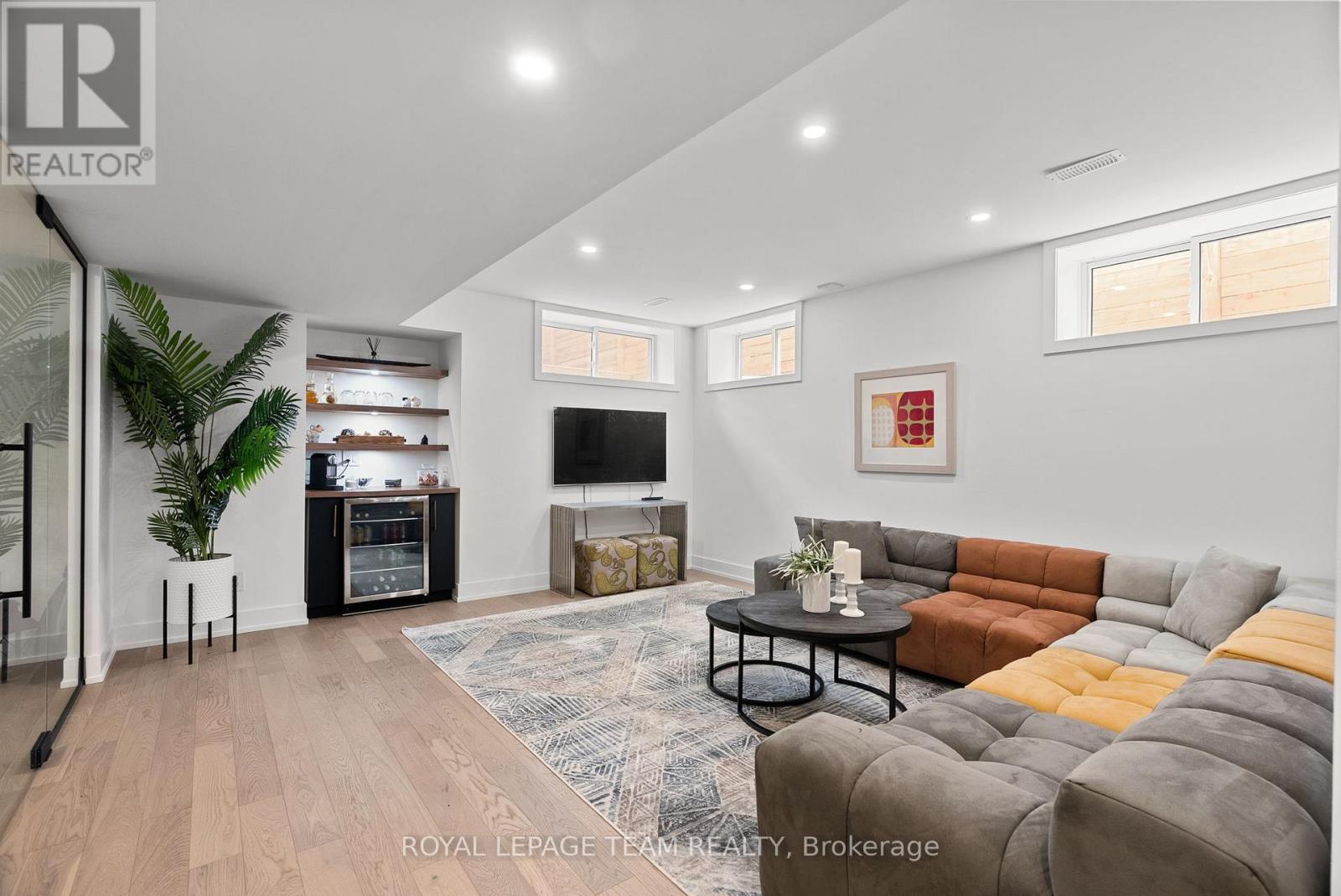 278 AVONDALE AVENUE - 33