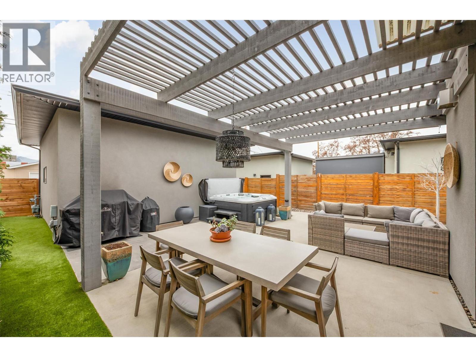  553 Patterson Avenue, Kelowna