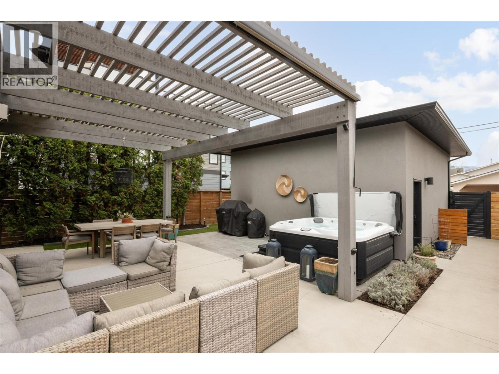  553 Patterson Avenue, Kelowna