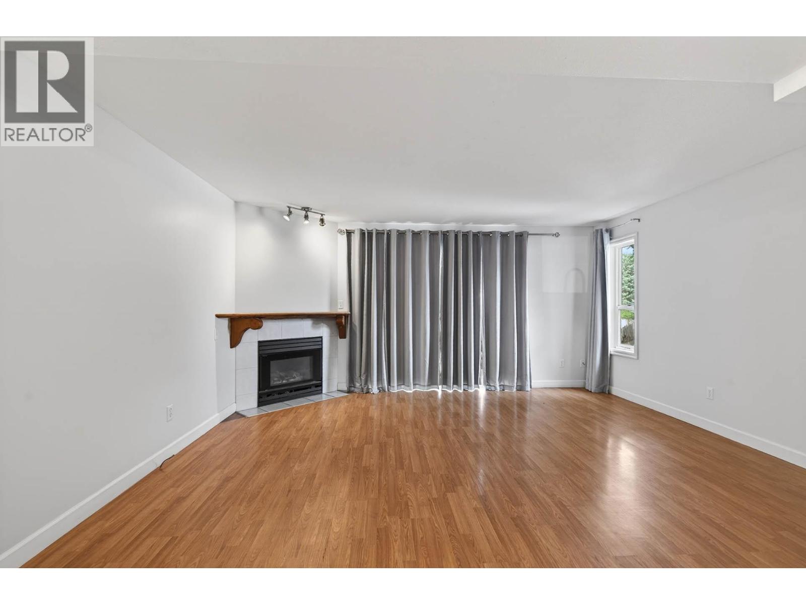 #3 790 Holt Street - 12