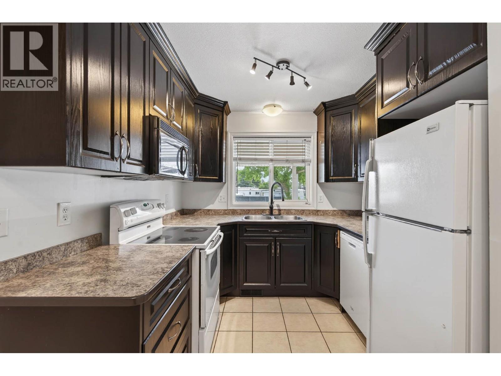 #3 790 Holt Street - Image 3