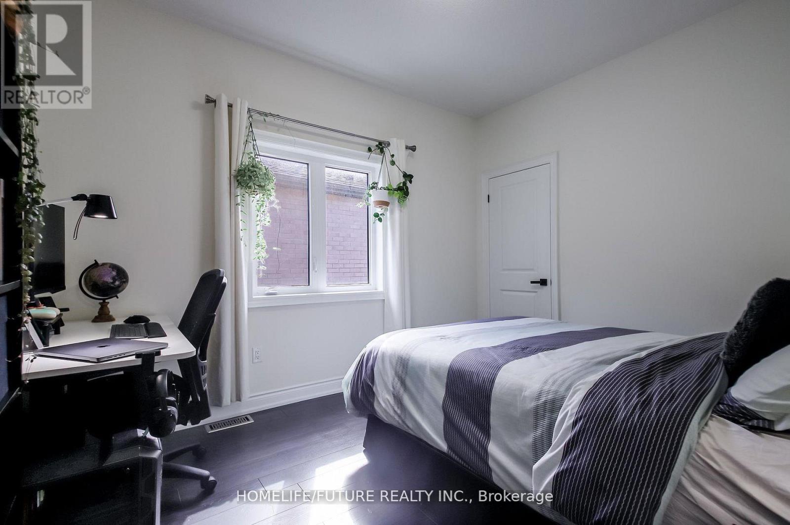 27 OGSTON CRESCENT - 20