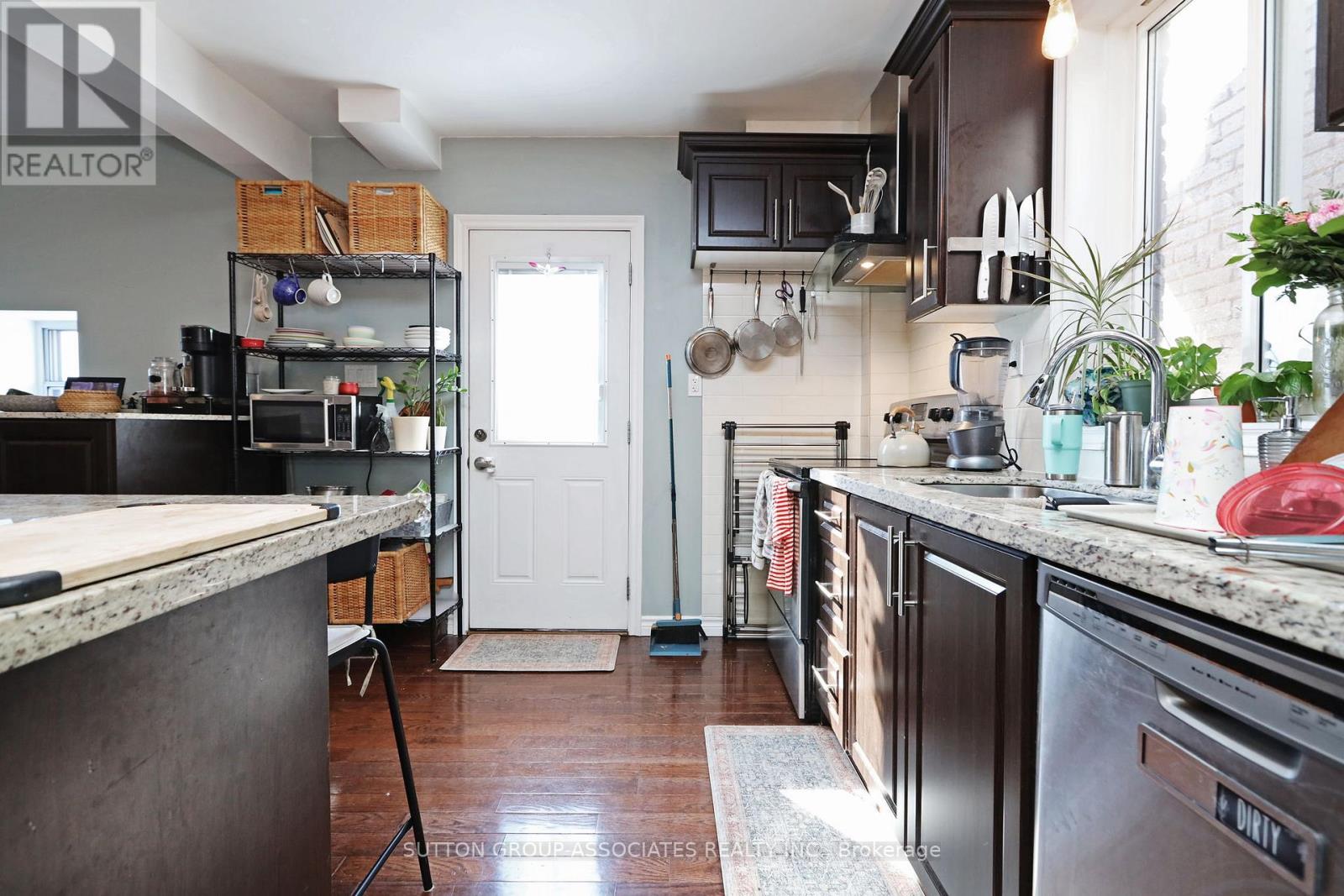 20 ASHDALE AVENUE - 20