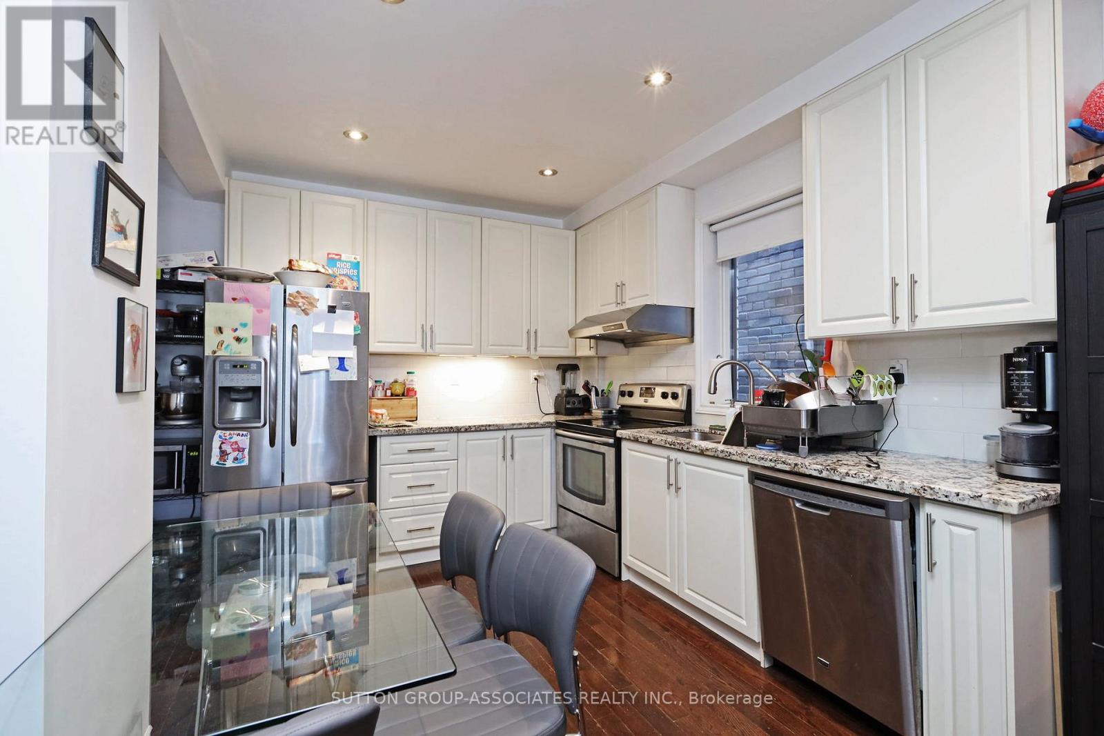 20 ASHDALE AVENUE - 6