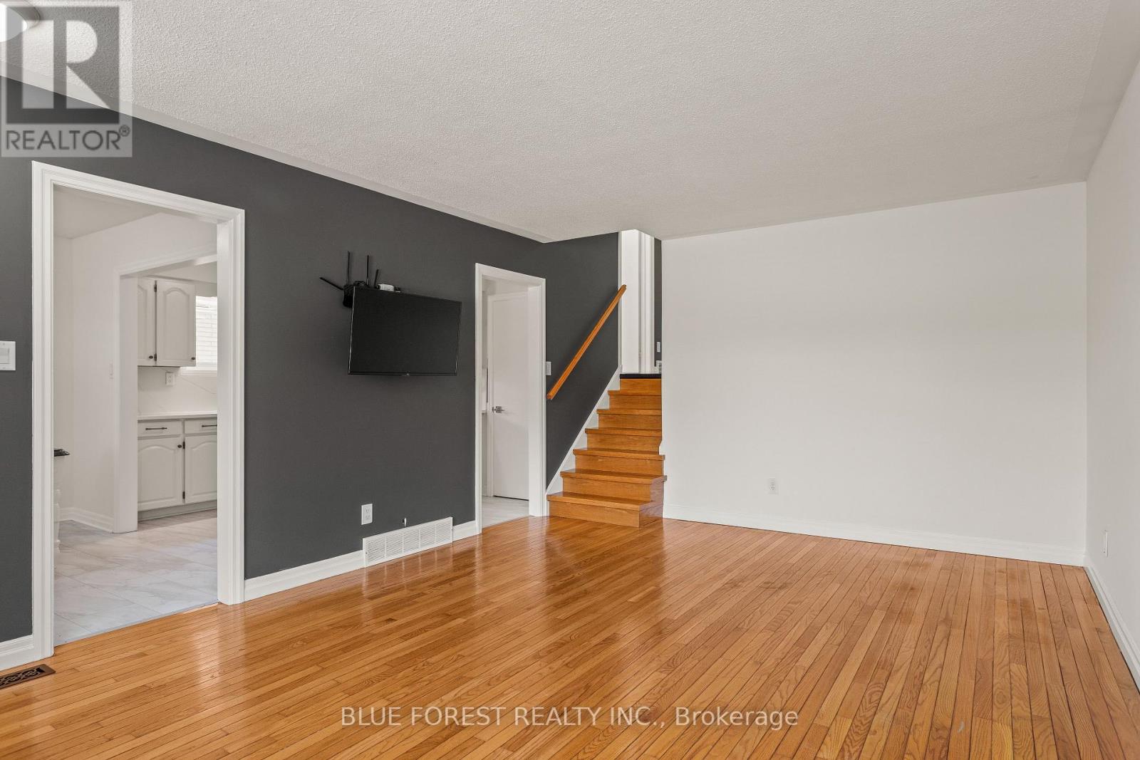 255 DELTA PLACE - 8