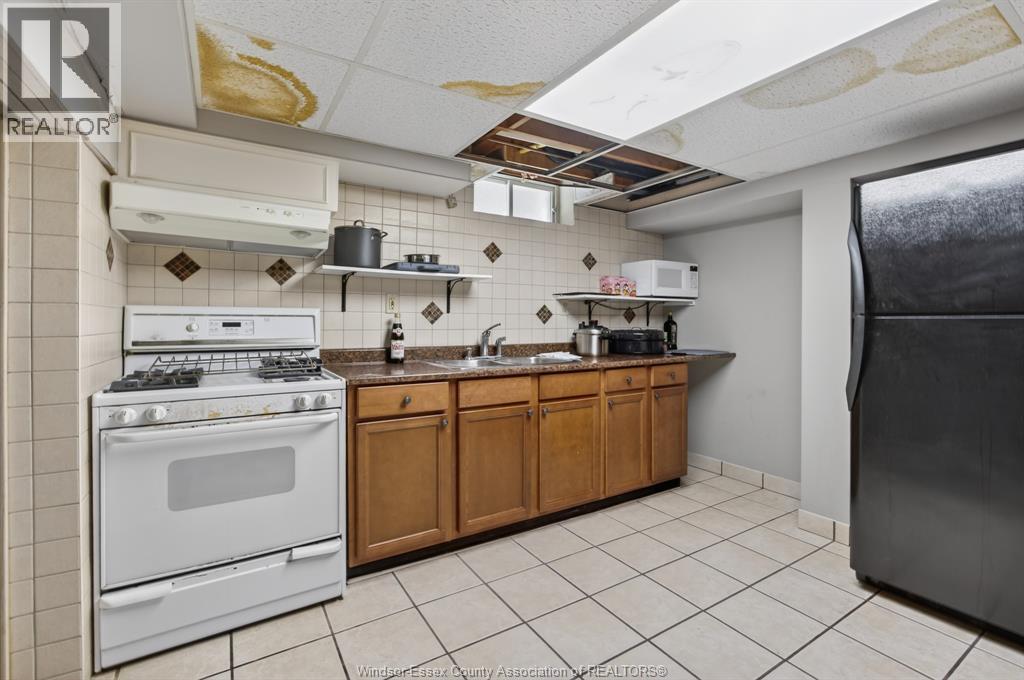 2821 Lionel, Windsor, Ontario — Photo 13