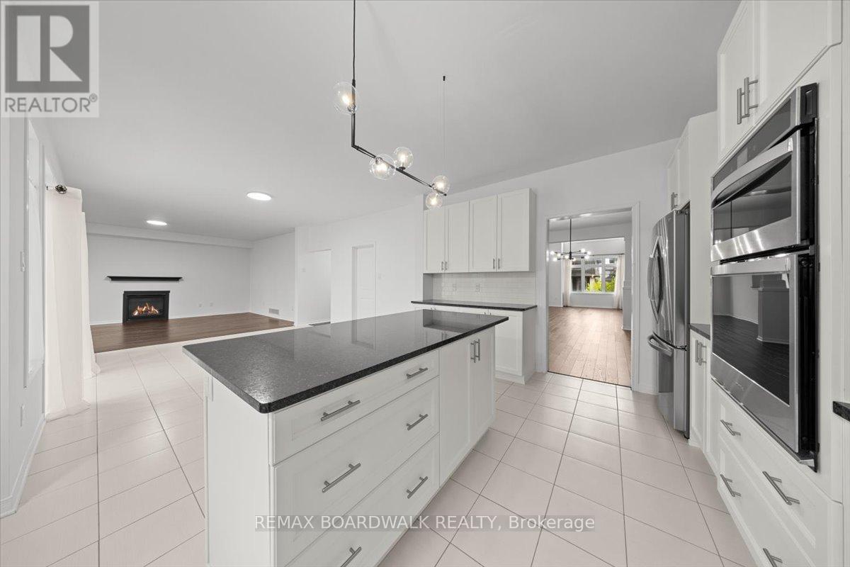 333 HALIBURTON HEIGHTS - 16