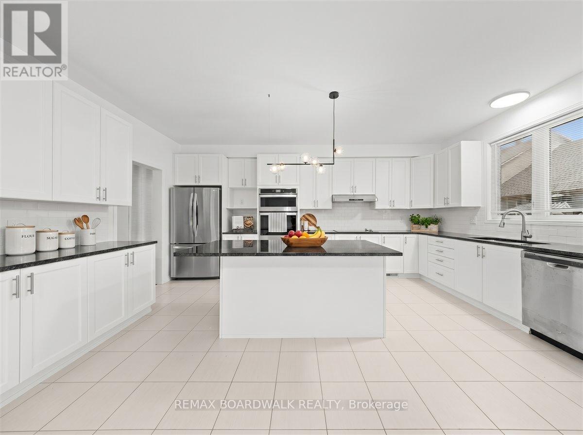 333 HALIBURTON HEIGHTS - 10