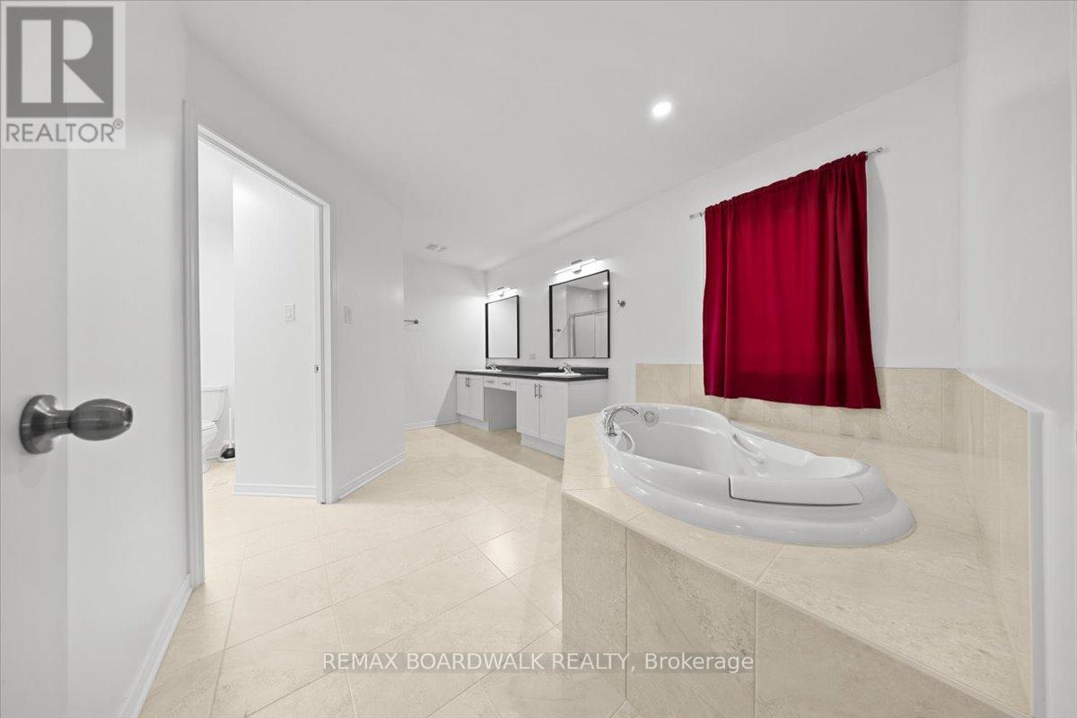 333 HALIBURTON HEIGHTS - 34