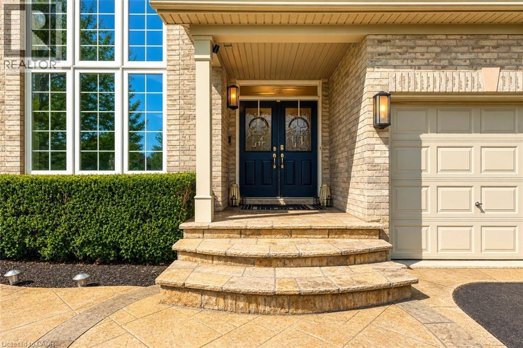 4267 SARAZEN Drive, Burlington, Ontario, L7M4Z2 — Photo 2
