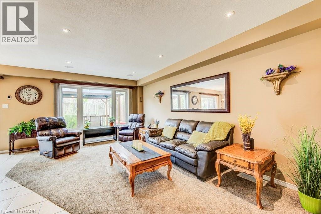 28 WALKER Way, Guelph, Ontario, N1L1T7 — Photo 18