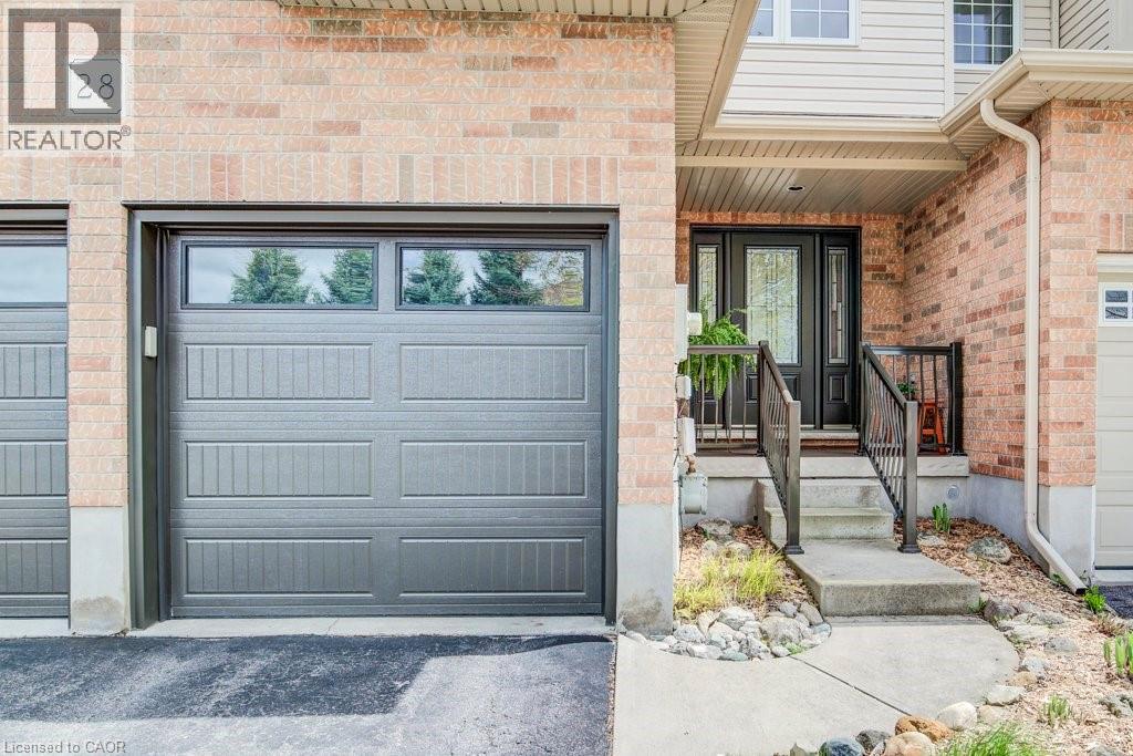 28 WALKER Way, Guelph, Ontario, N1L1T7 — Photo 3