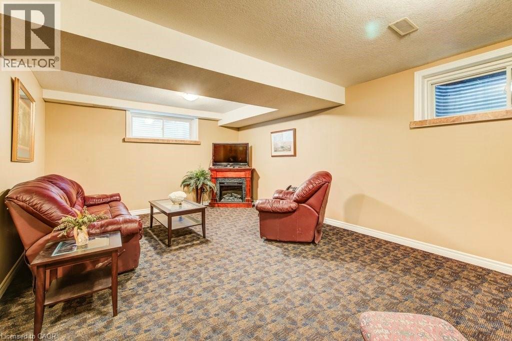 28 WALKER Way, Guelph, Ontario, N1L1T7 — Photo 10