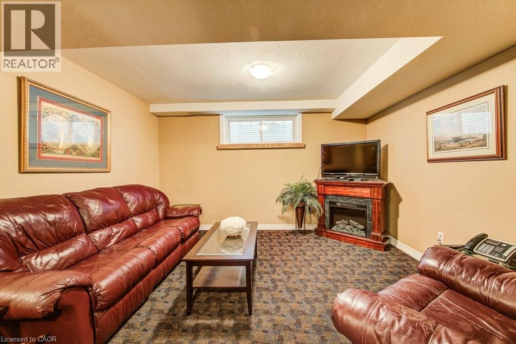 28 WALKER Way, Guelph, Ontario, N1L1T7 — Photo 36