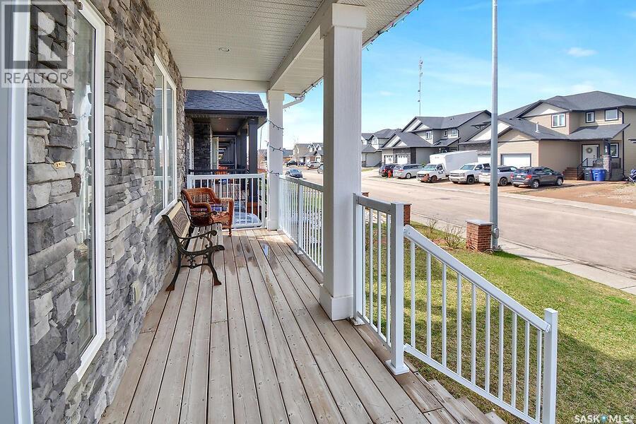 524 Maple CRESCENT - 3