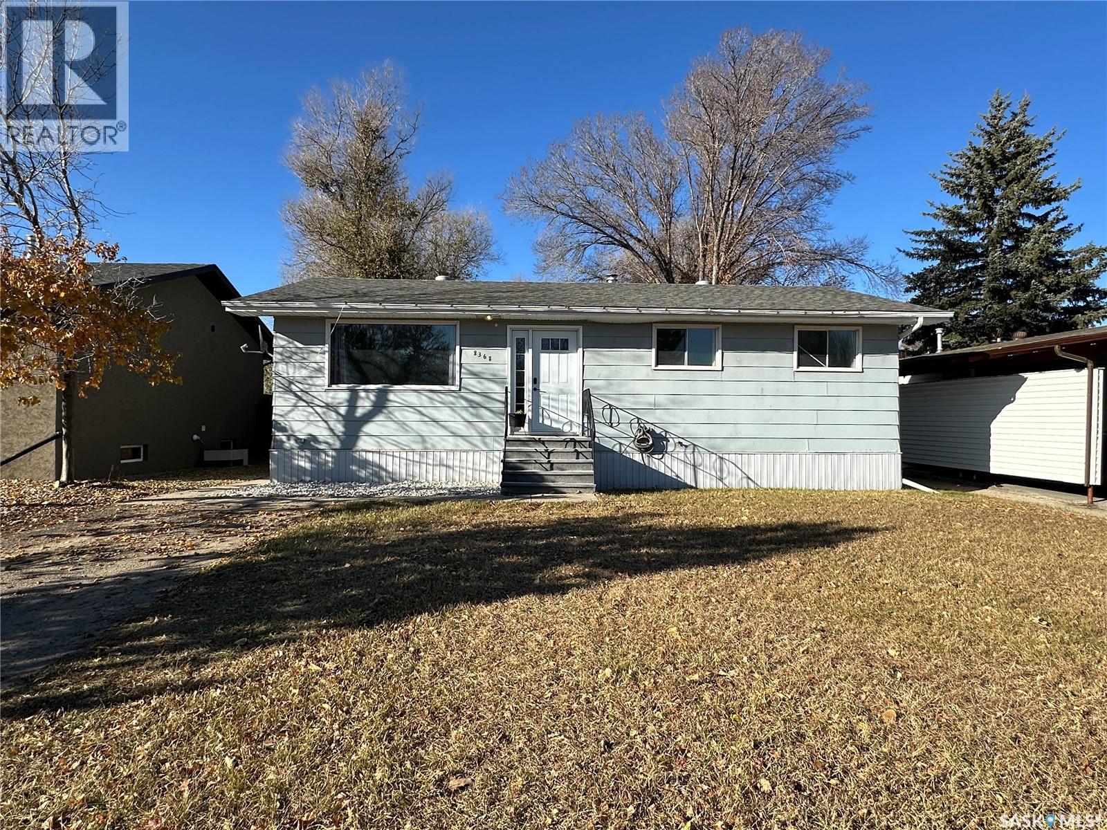 8368 Howard AVENUE - 1