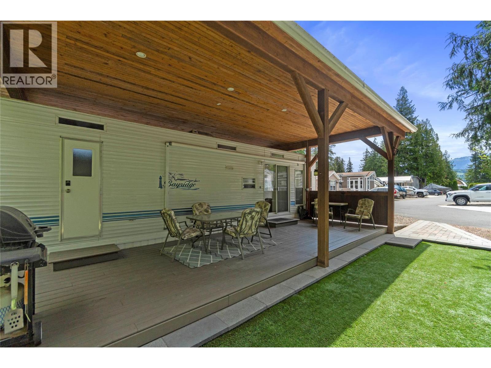 8 1131 Pine Grove Road, Scotch Creek