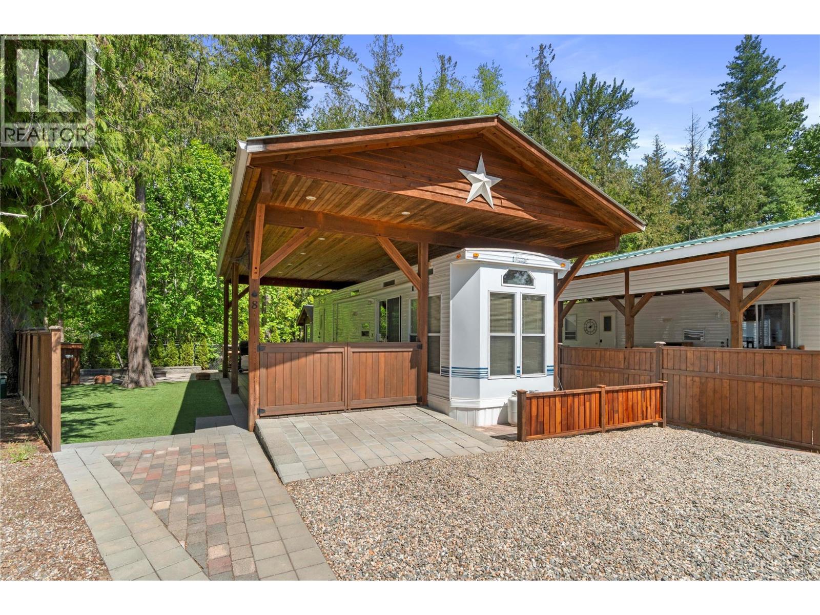 8 1131 Pine Grove Road, Scotch Creek