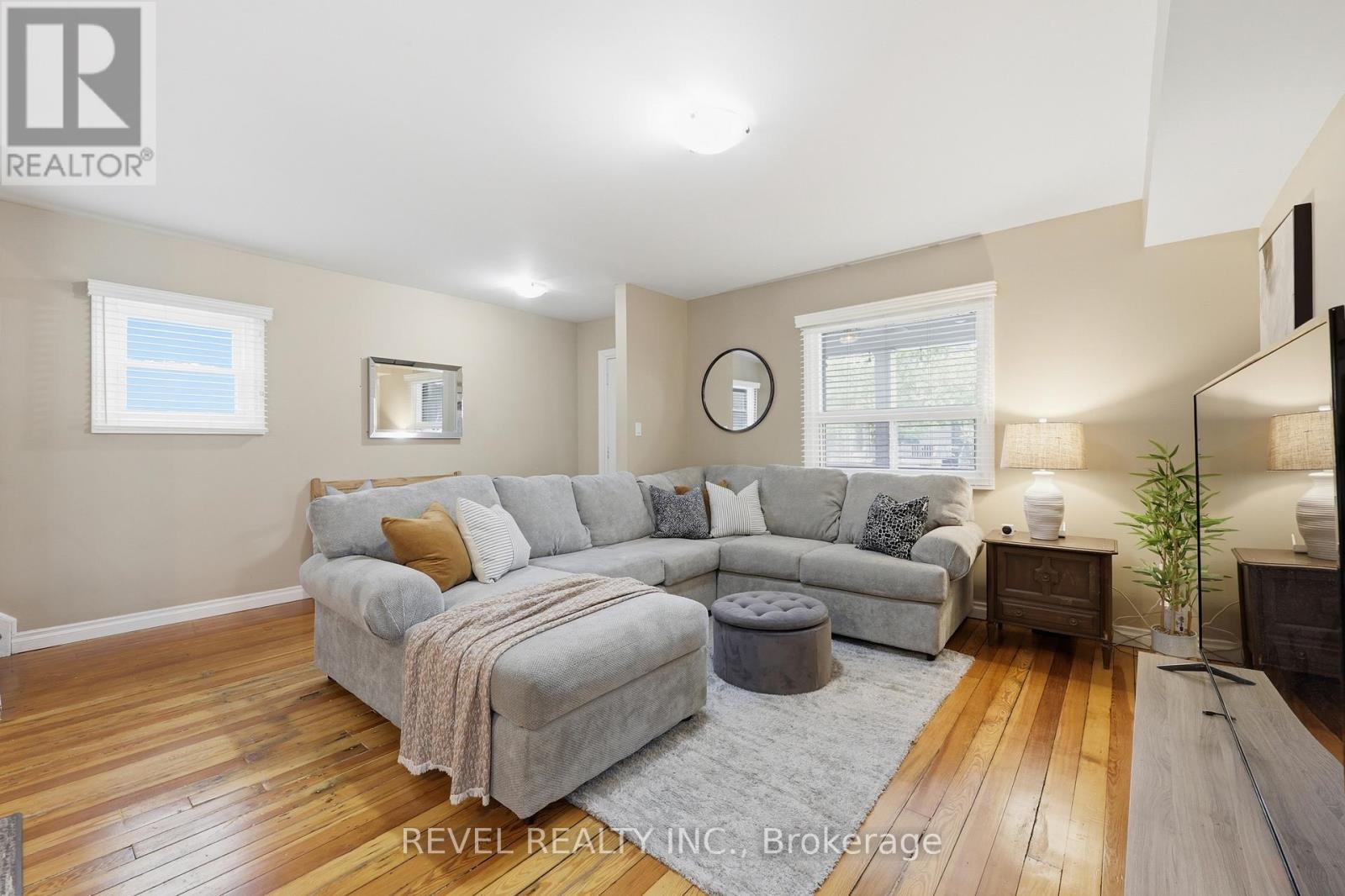 21 BERRYMAN AVENUE - 11