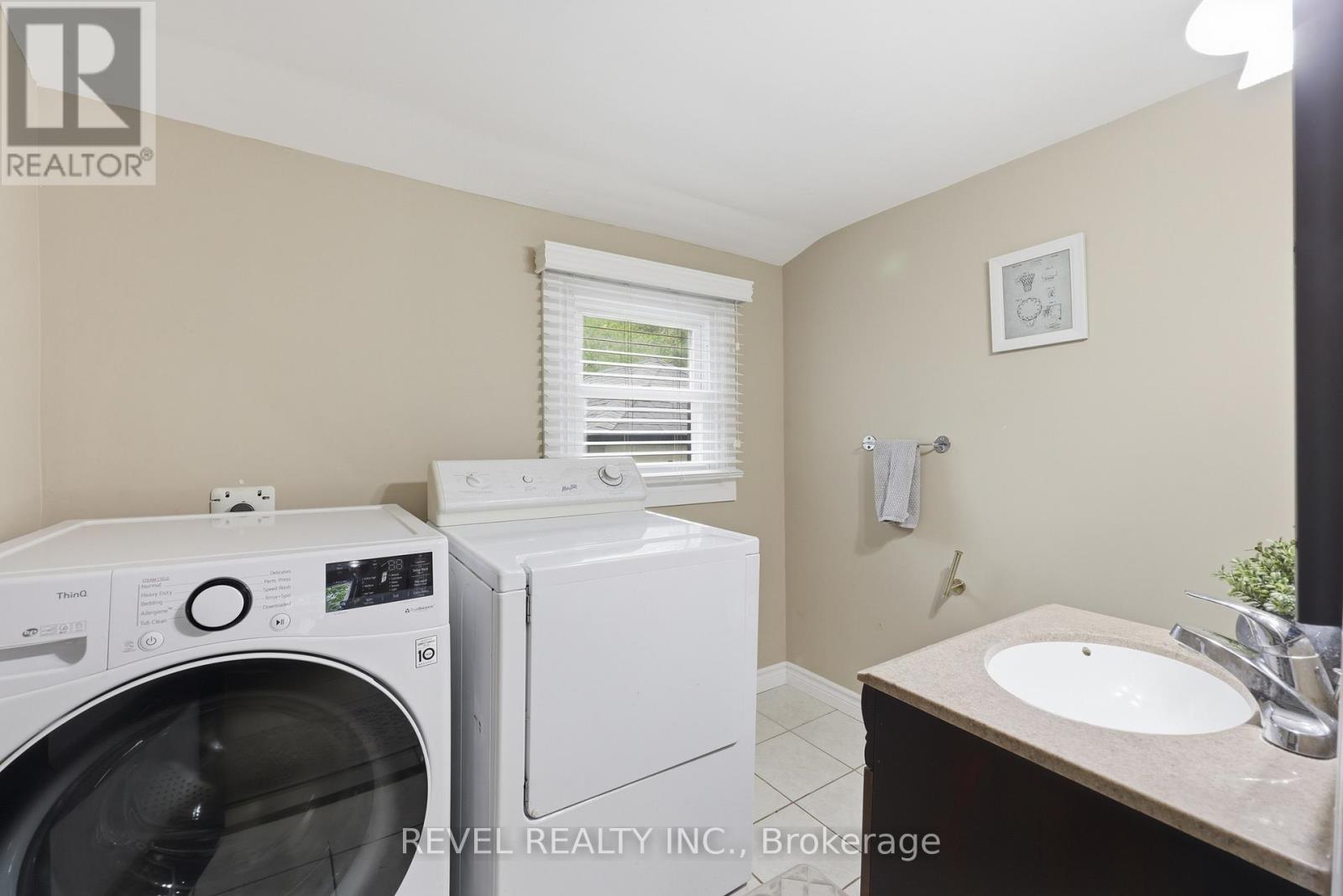 21 BERRYMAN AVENUE - 20