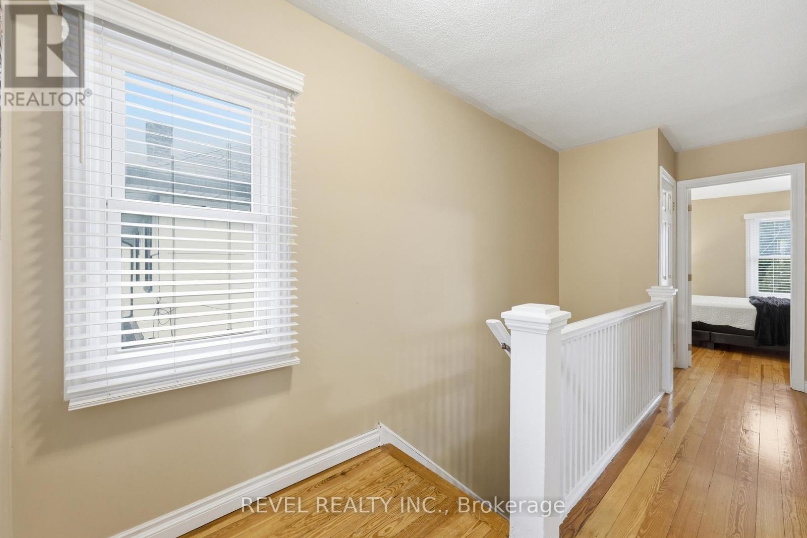 21 BERRYMAN AVENUE - 29