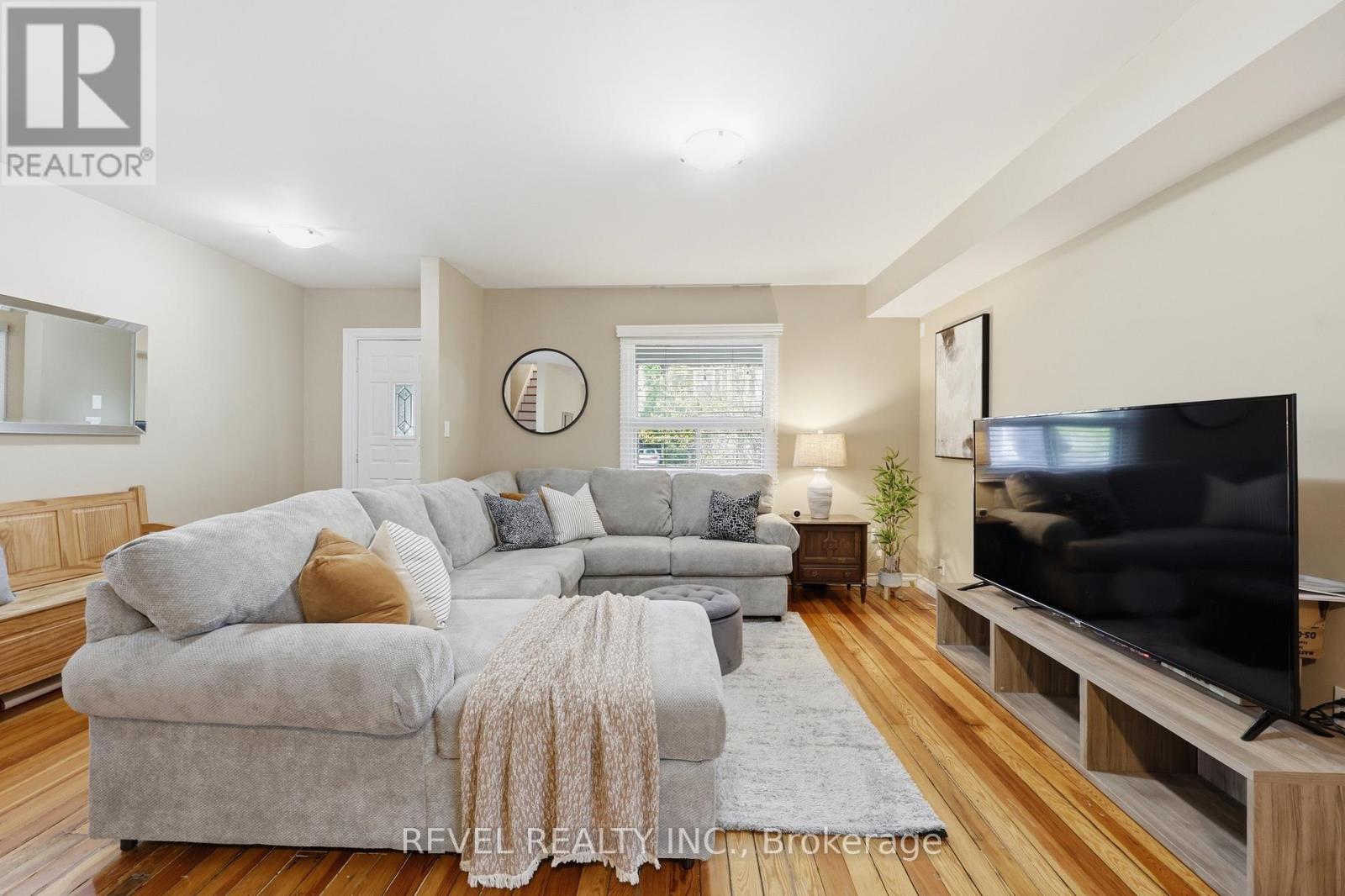 21 BERRYMAN AVENUE - 8