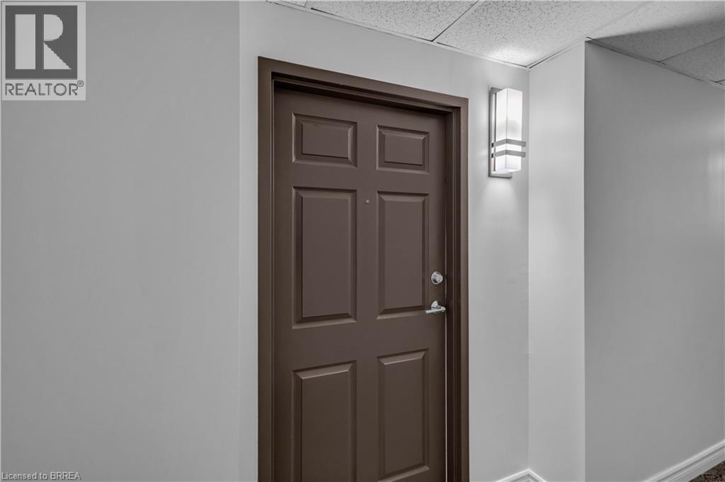 #105 3497 UPPER MIDDLE Road - 6