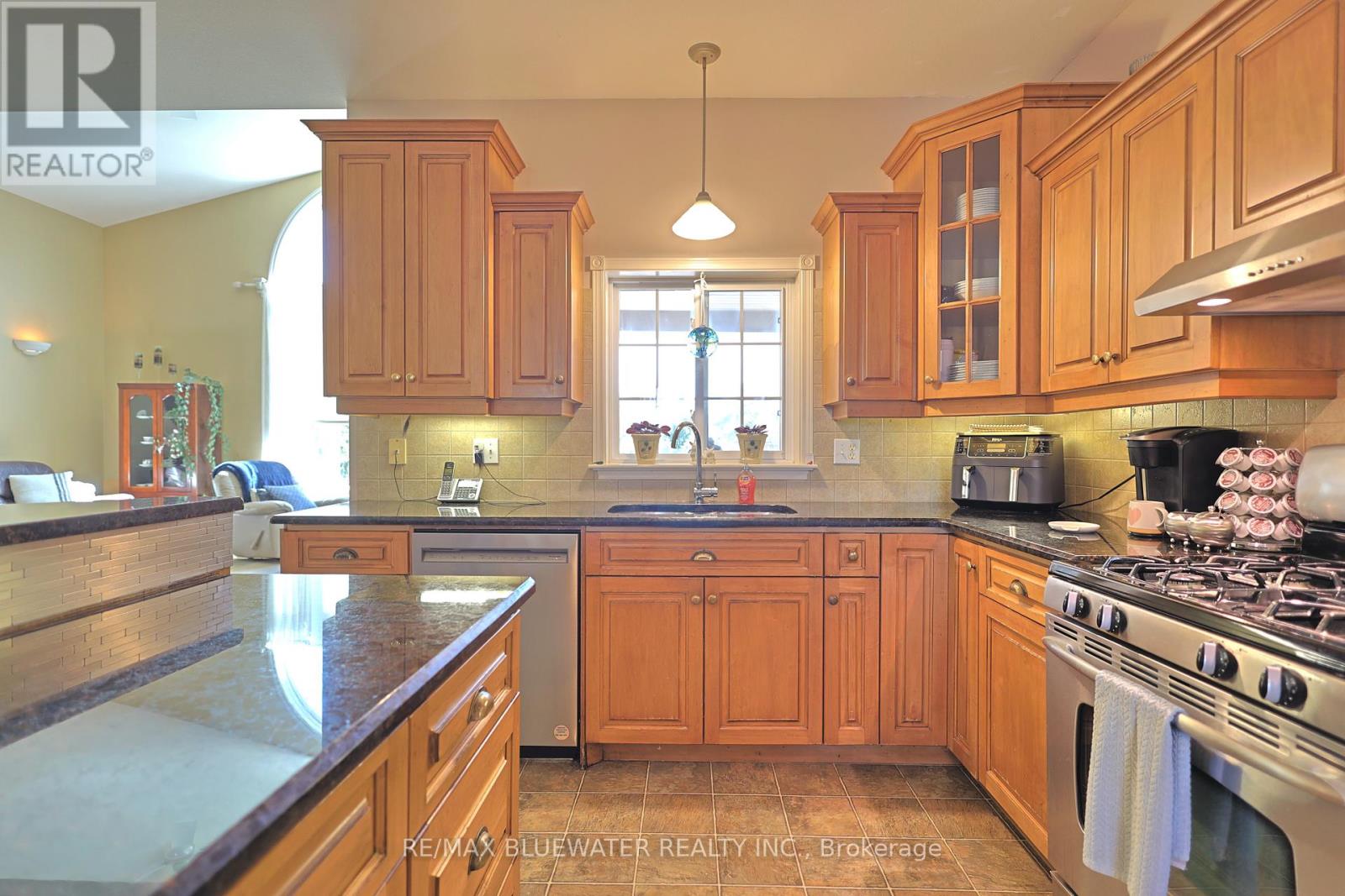 295 MAIN STREET - 16