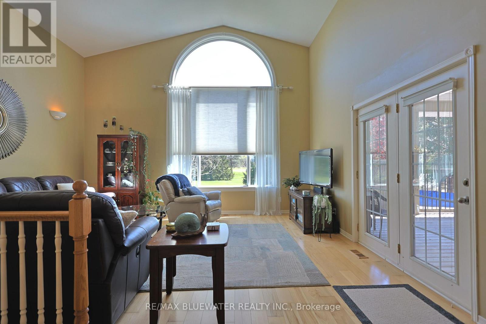 295 MAIN STREET - 20