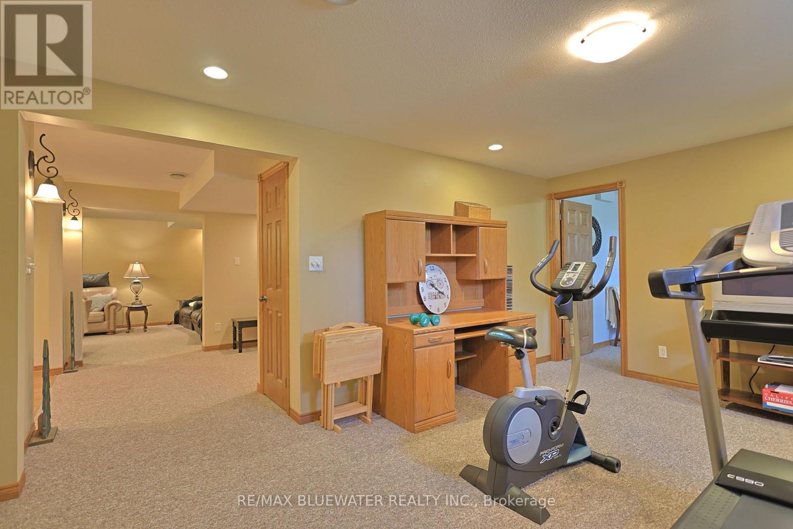 295 MAIN STREET - 35