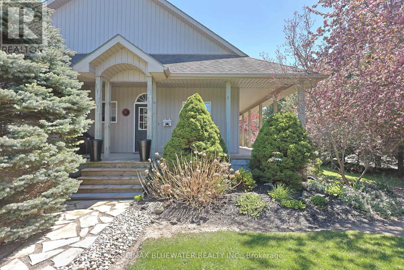295 MAIN STREET - 9