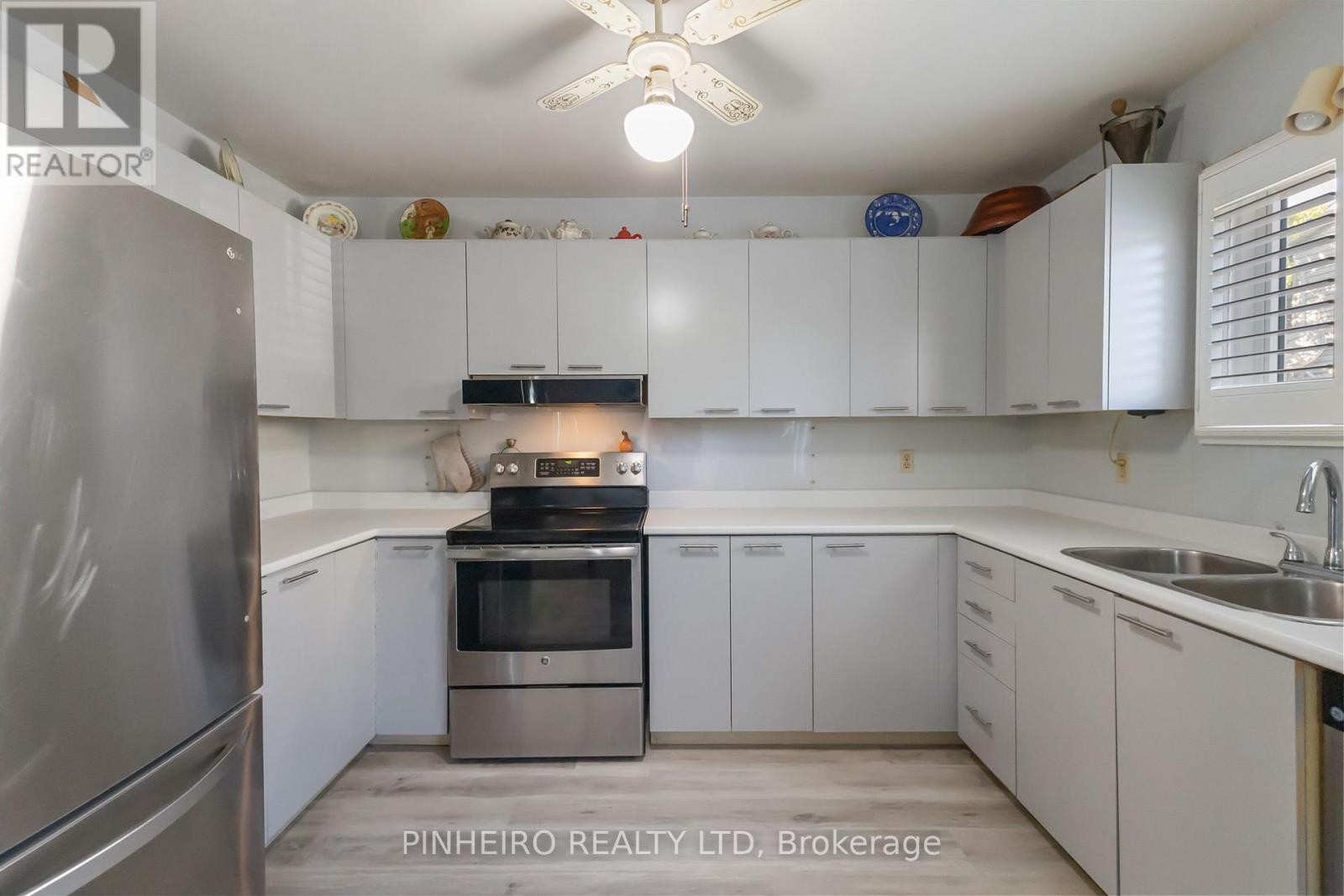 #72 141 CONDOR COURT - 22