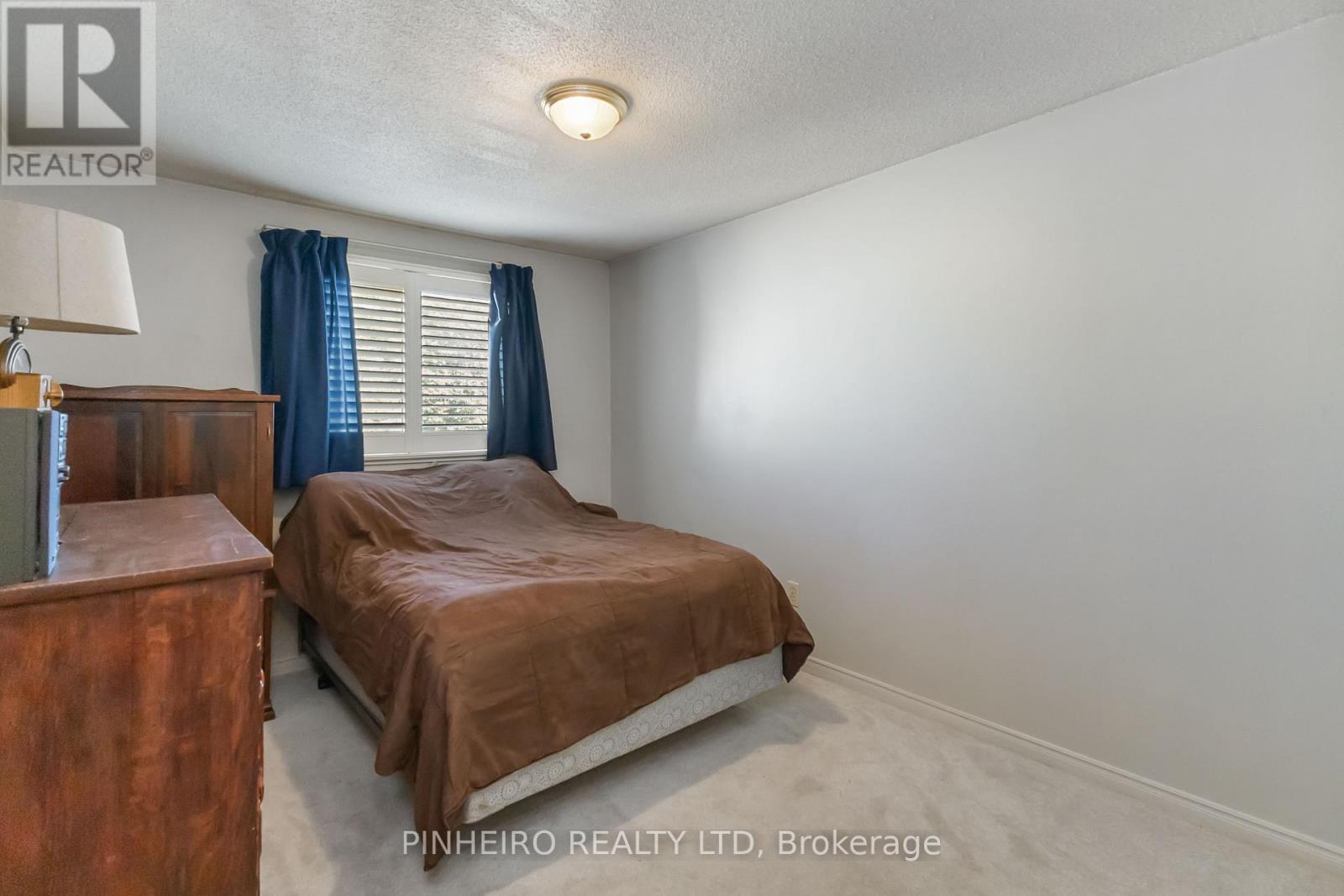 #72 141 CONDOR COURT - 34