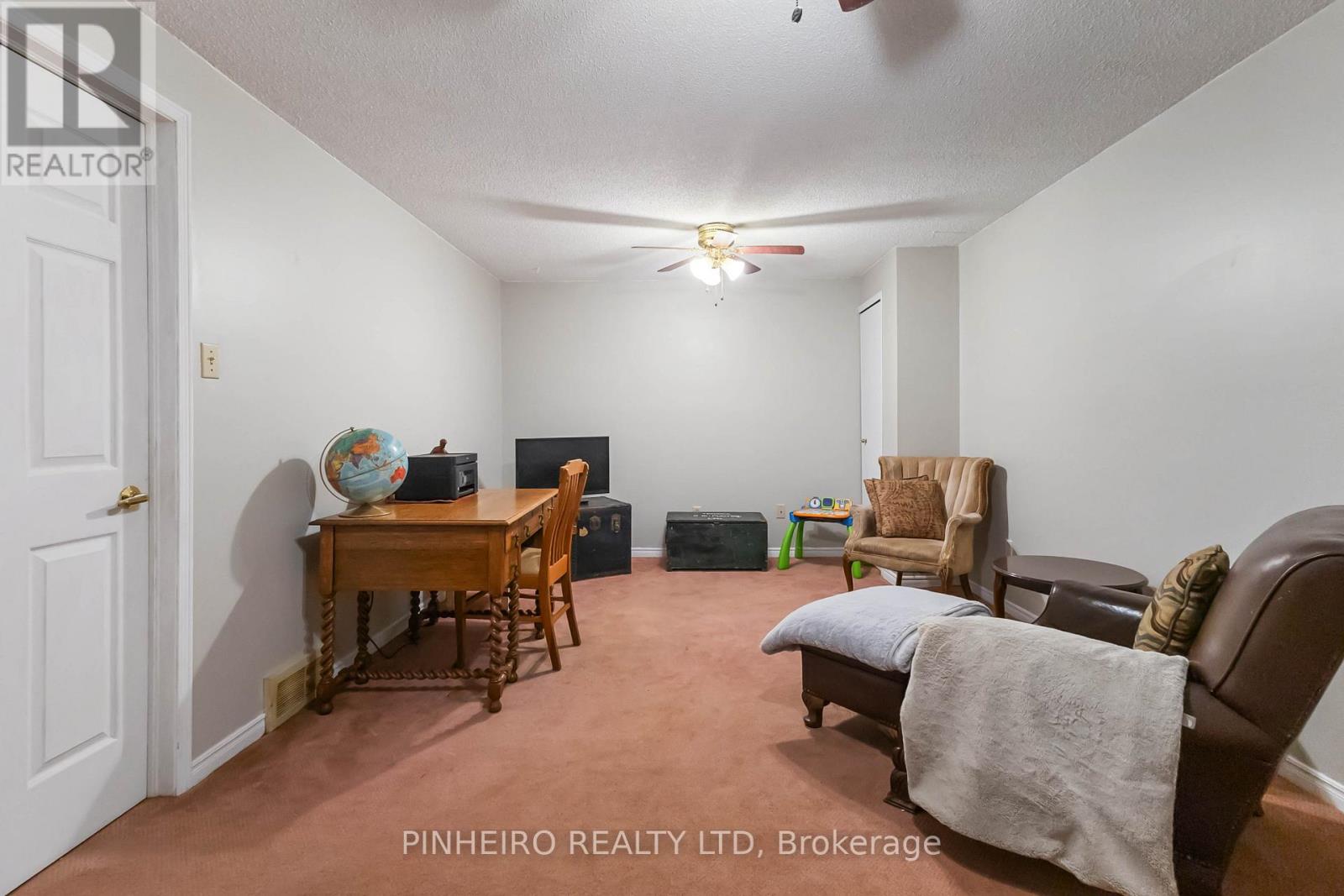 #72 141 CONDOR COURT - 41