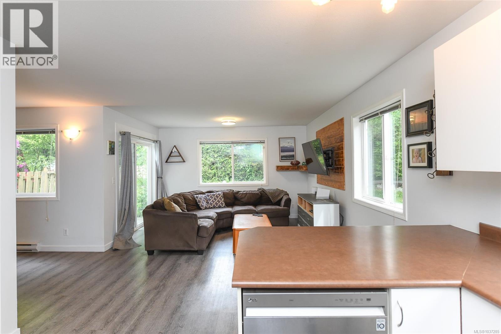 2238 Tamarack Dr - 14